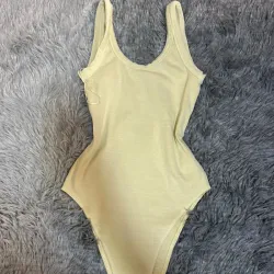 Body Amarillo