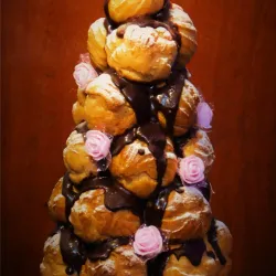 Croquembouche