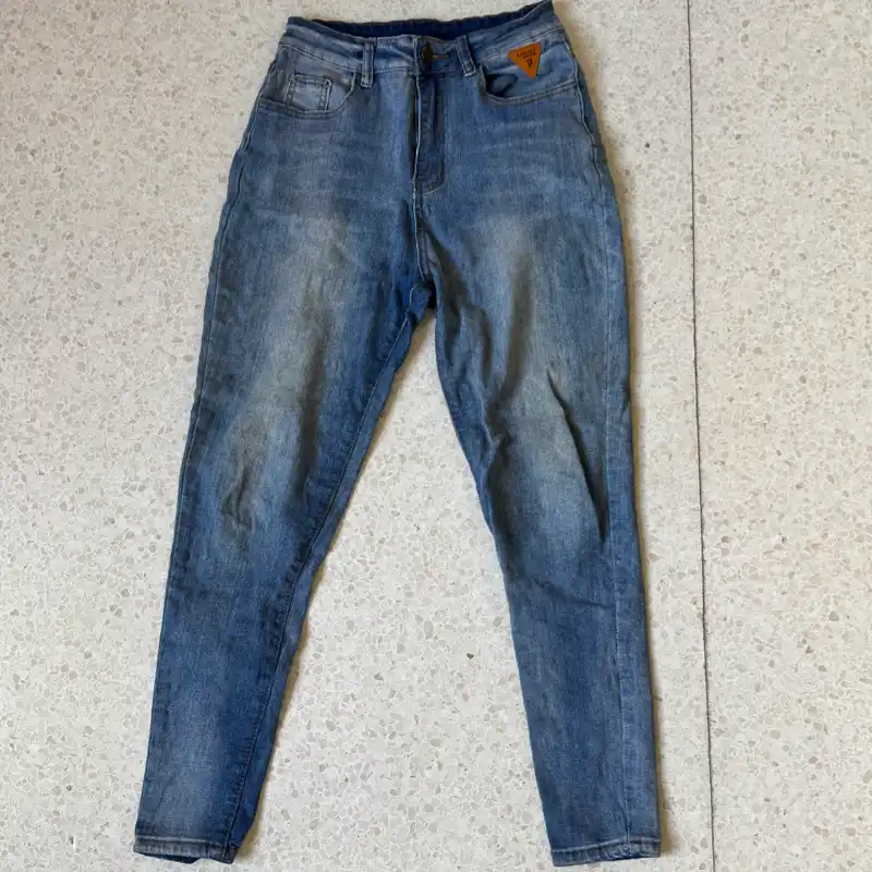 Pantalón de mezclilla 