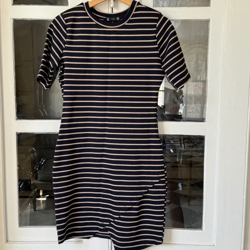 Vestido corto de rayas 