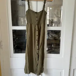 Vestido verde olivo largo de tirantes 