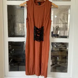 Vestido color ladrillo