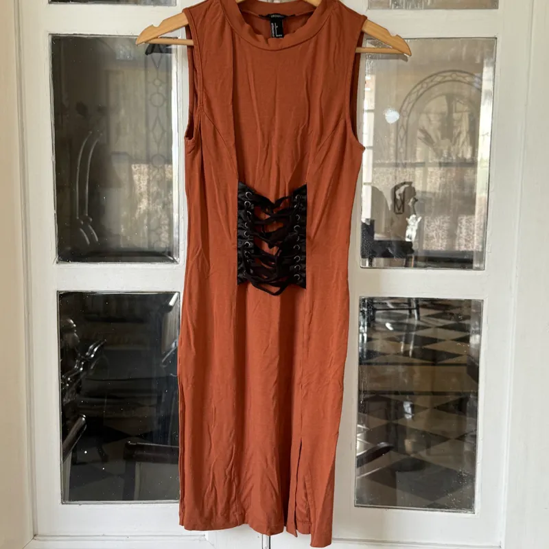 Vestido color ladrillo