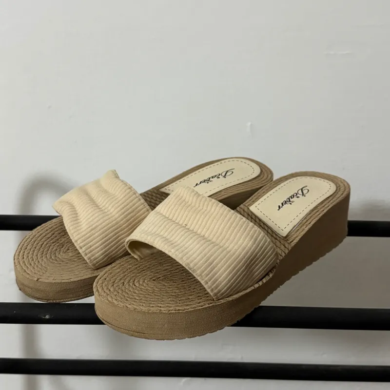 Sandalias tipo cuñas #38