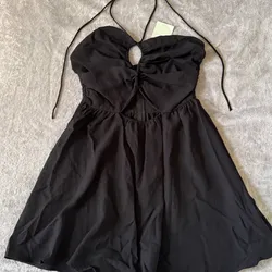 Vestido corto negro