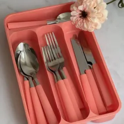Juego de cubiertos con organizador