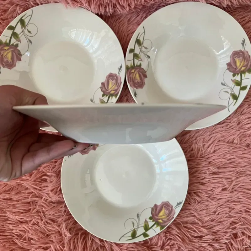 Juego de 4 platos hondos medianos