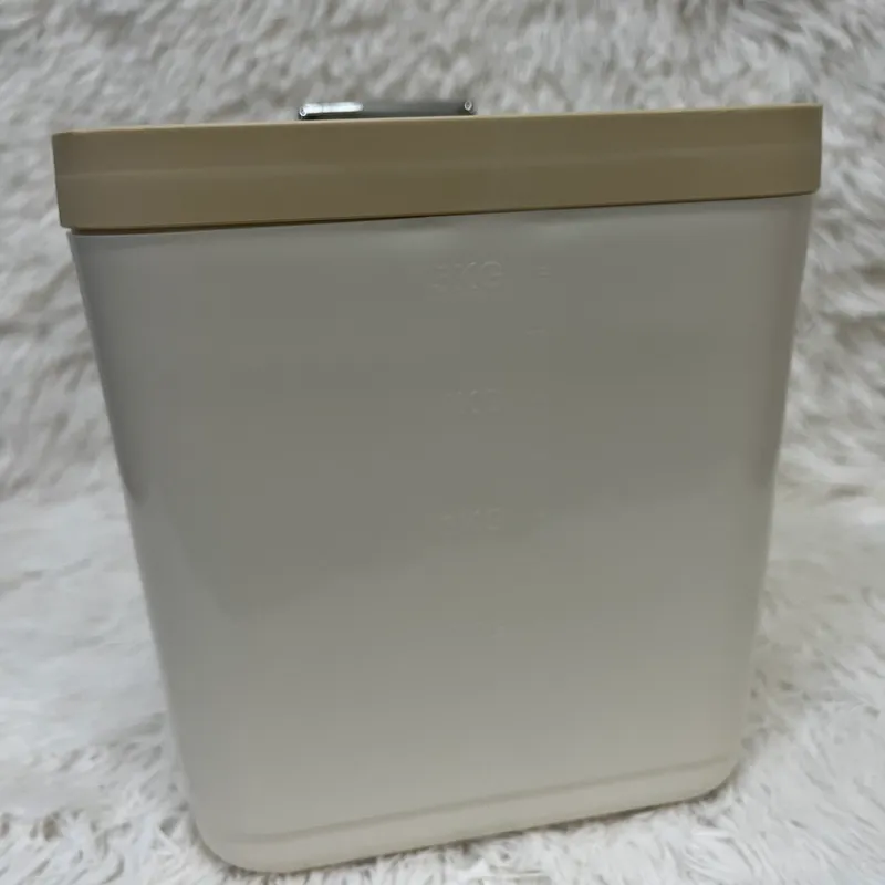 Envase multiuso trae vaso medidor  