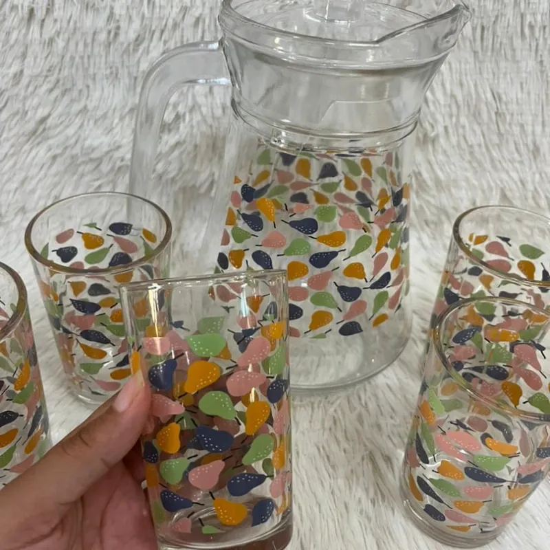 Juego de jarra con vasos