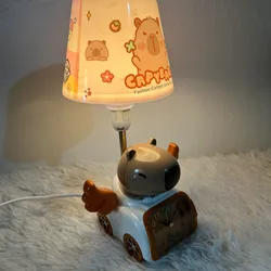 Lámpara de mesa con reloj de capibara-labubu