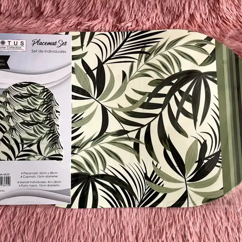 Set de 4 doilers con sus porta vasos  