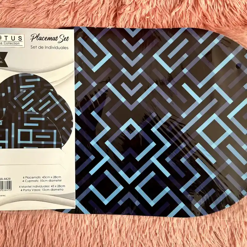 Set de 4 doilers con sus porta vasos  