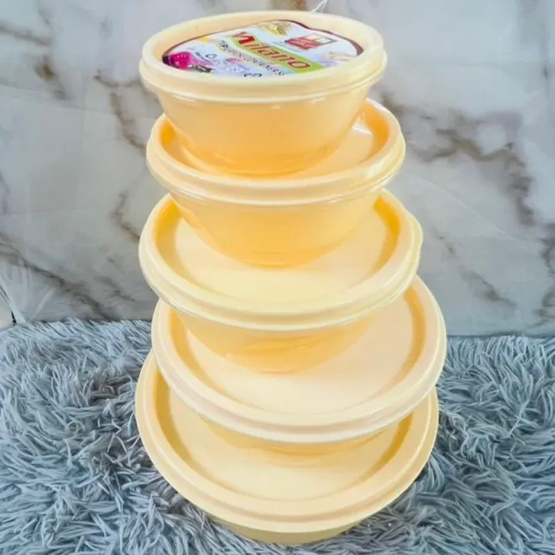 Set de 5 pozuelos plásticos redondos  