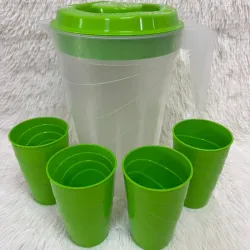 Juego de jarra de 3 litros con sus 4 vasos  