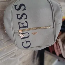 Mochila mediana Guess