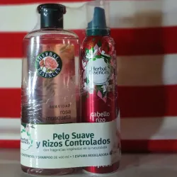Shampoo herbal esences y una espuma modeladora