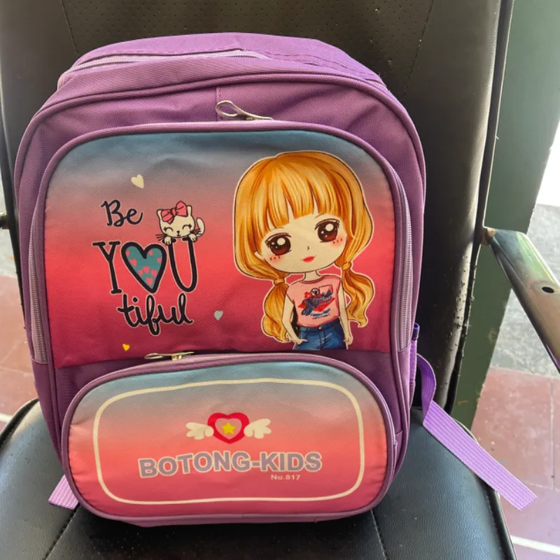 Mochila de Barbie violeta 