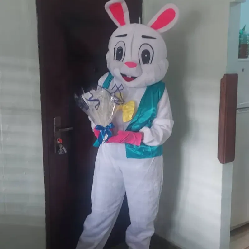 Servicio de entrega con el Conejo Tato y la conejita Tita Regalando Sonrisas