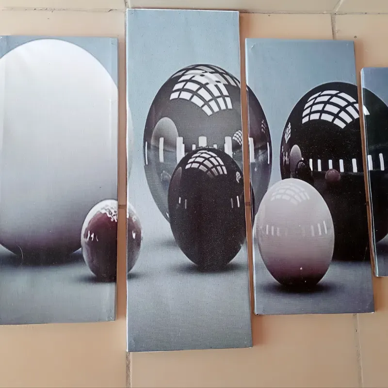 Cuadro de Bolas Blanco y Negro 