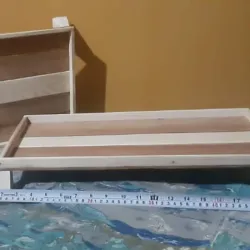 Bandeja de madera para poner panetela y otros accesorios 