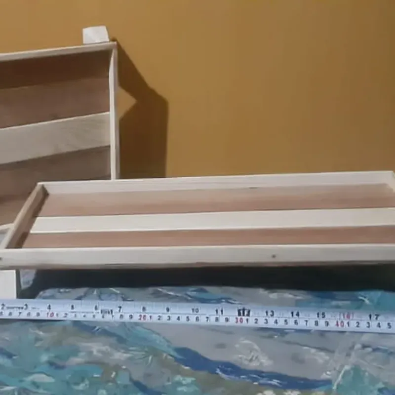 Bandeja de madera para poner panetela y otros accesorios 