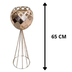 Candelabro de metal dorado