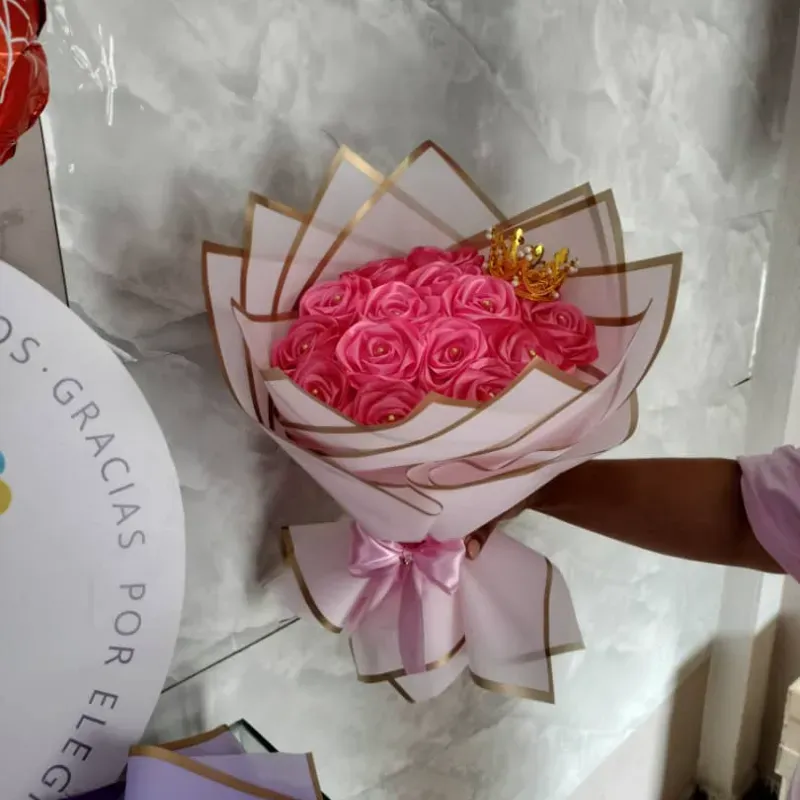 Ramo de 15 Rosas Eternas 