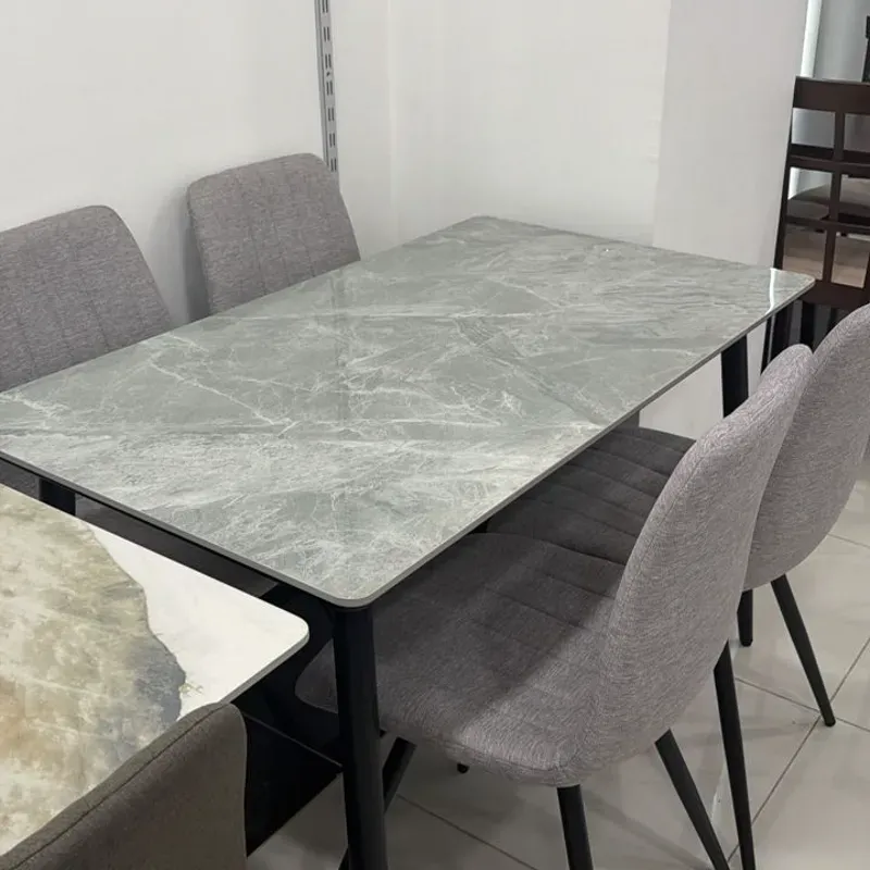 Juego de comedor (Mesa de Porcelanato)