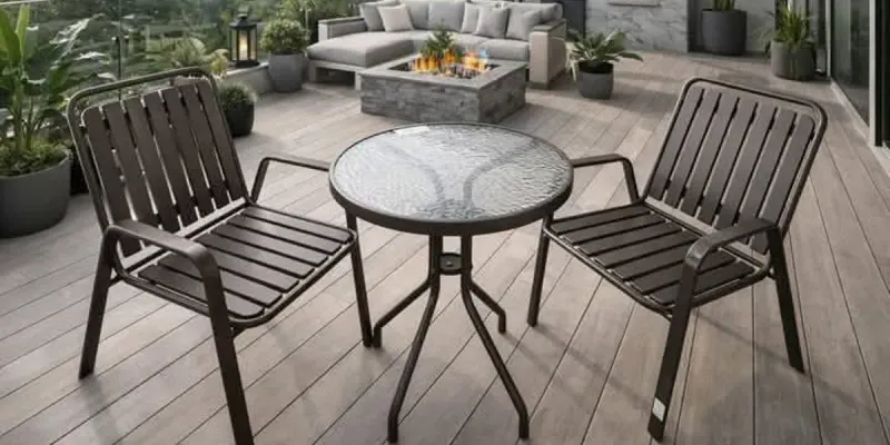 Juego de mesa y sillas
