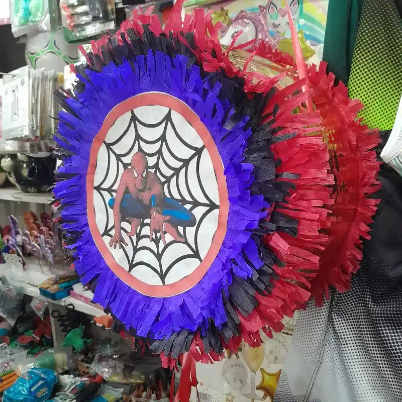 Piñata de spiderman