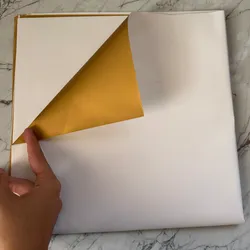 Blanco y dorado