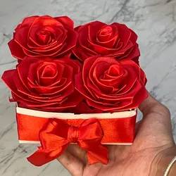 Cajita de 4 rosas rojas 🌹 