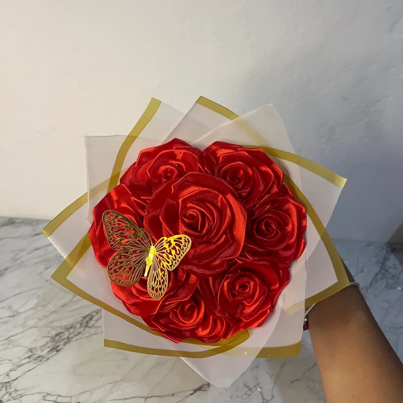 Ramo de 8 rosas rojas 🌹