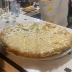 Pizza de queso gouda 