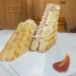 Sándwich de jamón y queso 