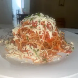 Spaghetti de jamón y queso 
