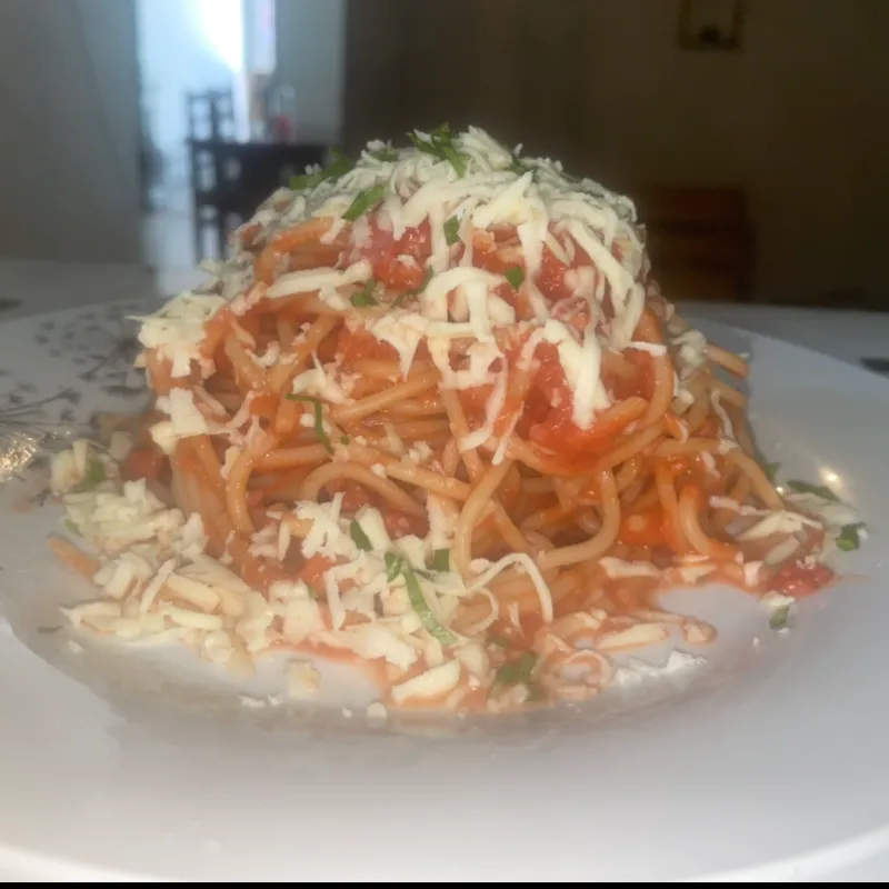 Spaghetti queso gouda y jamón 