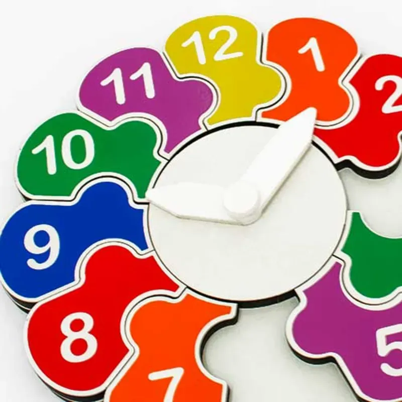  Juego de encastre Reloj en  madera.