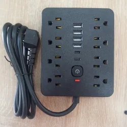 Toma de corriente multiusos con protección contra sobretensiones e interruptor