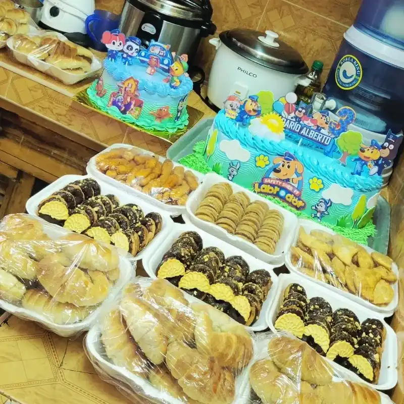 Combo para 60 personas con 2 cakes