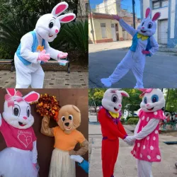 Entrega de regalos por personajes animados