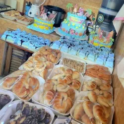 Trilogia de Cakes: 1 de 2 pisos + 2 de 22 cm