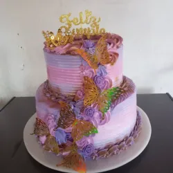 Pastel 15 años morado
