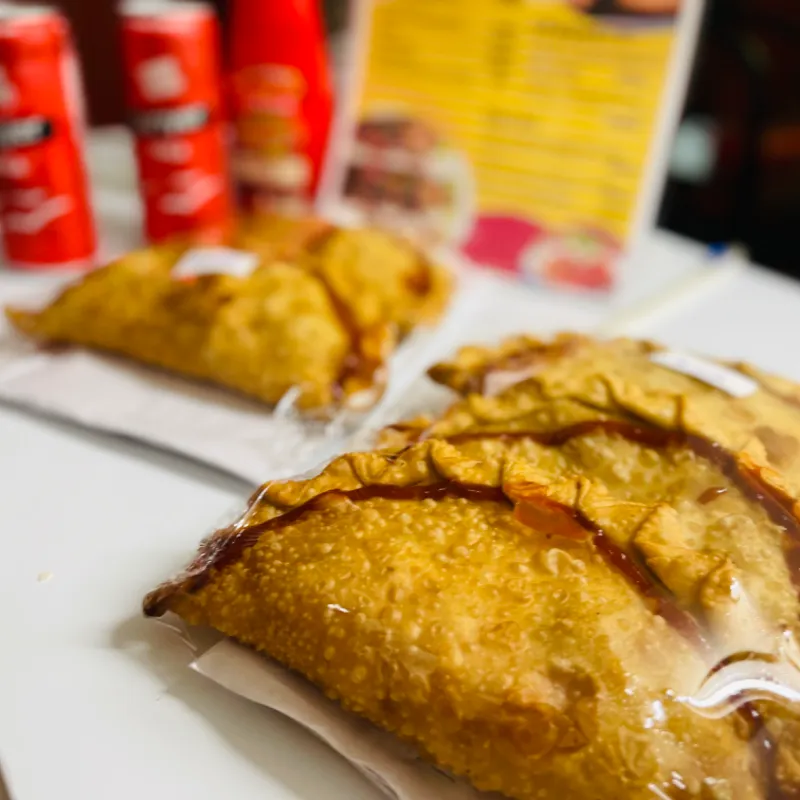 EMPANADA CON JAMÓN Y QUESO GOUDA