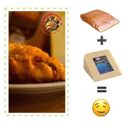 Empanada de beicon y queso parmesano