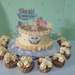 Cake tematico con 10 cupcakes 