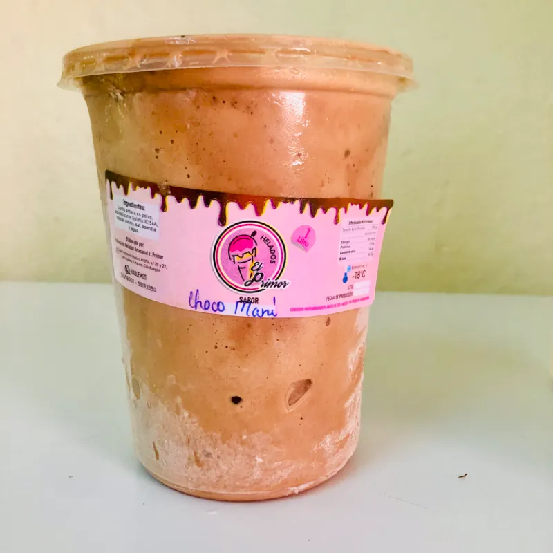 Helado de chocolate con maní 🥜 