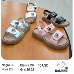 Sandalias engomadas corazón