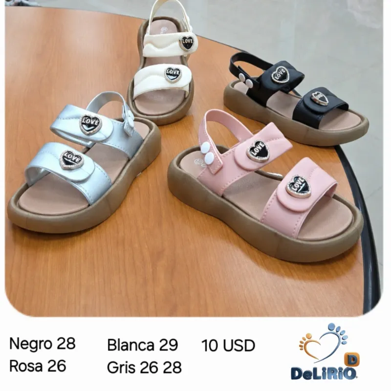 Sandalias engomadas corazón