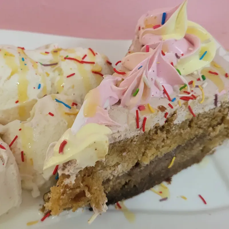 Cake a la moda